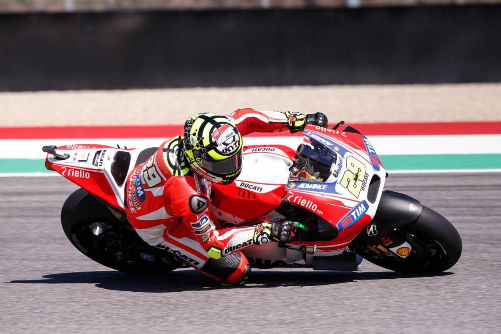 MotoGP 2015 Mugello: immagini prove libere e qualifiche ...