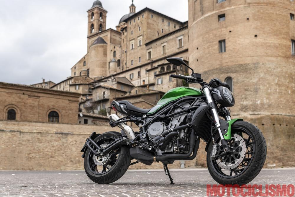 Prova Benelli S Test Video Come Va Pregi E Difetti Della Naked Pesarese Motociclismo